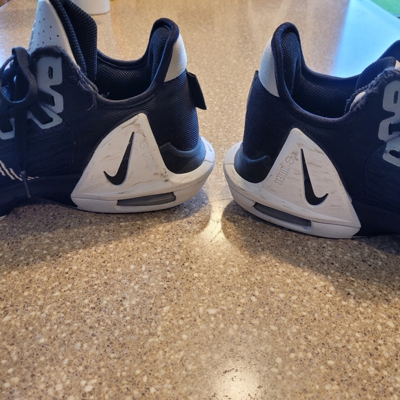 Mens LeBron Witness 8.5 - Picture 9 of 9